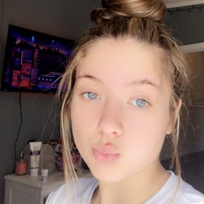 Profile Picture of Hannah Howard (@hannah_howard32) on Twitter