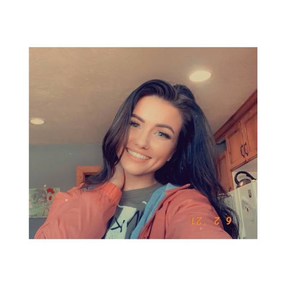 Profile Picture of Kori Colby (@koricolby) on Poshmark