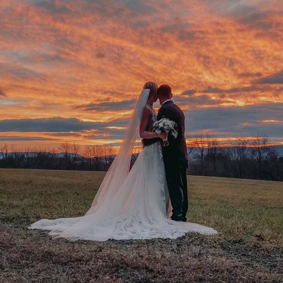 Profile Picture of Terry Whelton (@terrywhelton) on Poshmark