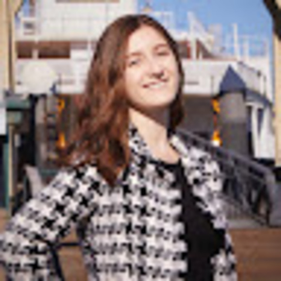 Profile Picture of Alexa Addleman (@alexaaddleman) on Poshmark