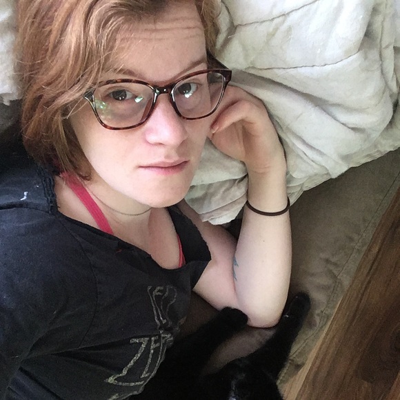 Profile Picture of Nicole Shaak (@shaak2063) on Poshmark