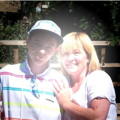 Profile Picture of Mickey Dillon (@MickeyDillon1) on Twitter