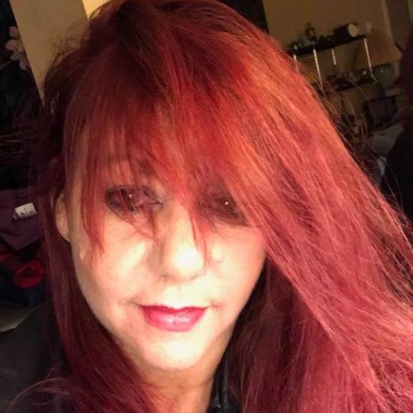 Profile Picture of Kelly Palm-pickel (@queenconfused) on Poshmark