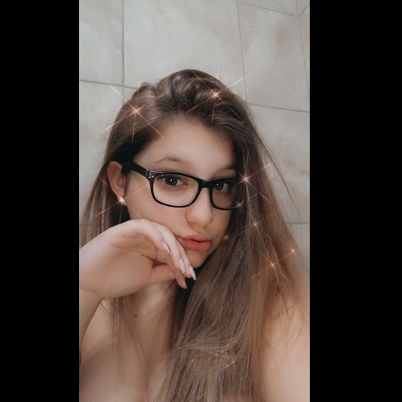 Brousseau Audrey - Poshmark Profile Picture of Brousseau Audrey (@audreybro2) on Poshmark