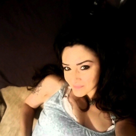 Profile Picture of Kimberly Shortey (@kimmiecakes83) on Poshmark