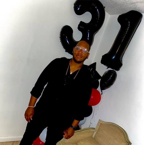 Profile Picture of Akeem Scott (@akeemscott) on Poshmark
