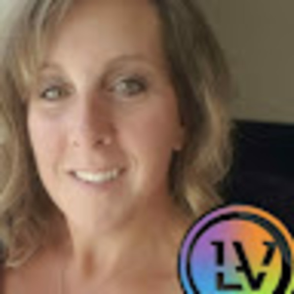 Profile Picture of Tammy Burgardt (@burgardttammy) on Poshmark