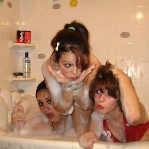 Profile Picture of Eliza's [phat Beatz] (@elizabethsband) on Myspace