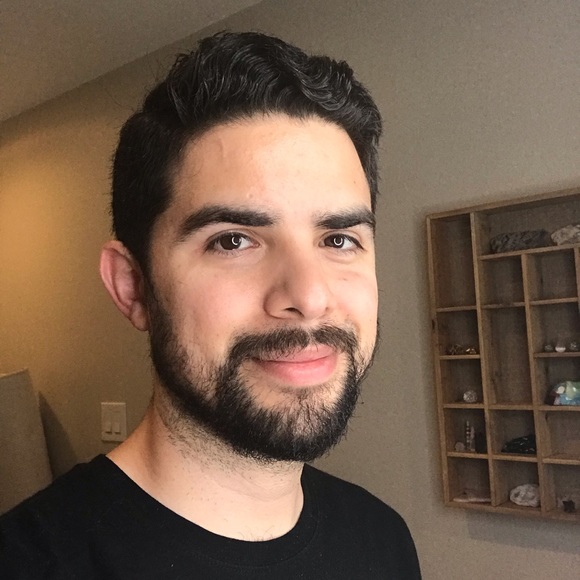 Profile Picture of Alex Vela (@thevelabros) on Poshmark