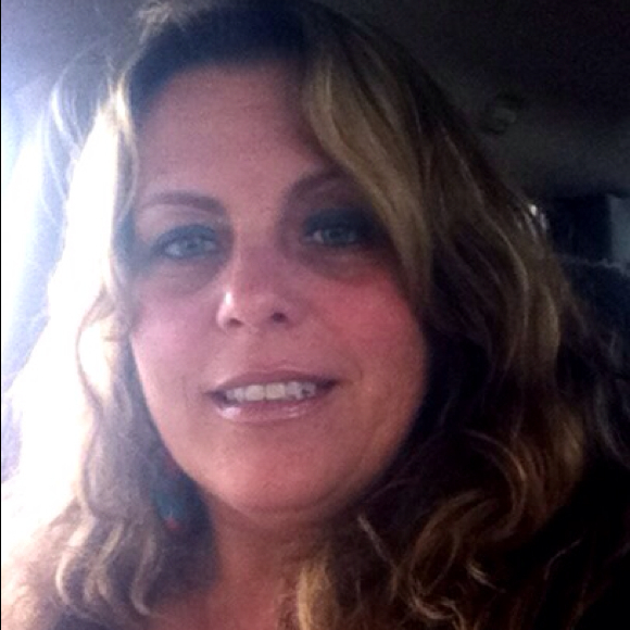 Profile Picture of Lori Dewall (@resquepets) on Poshmark