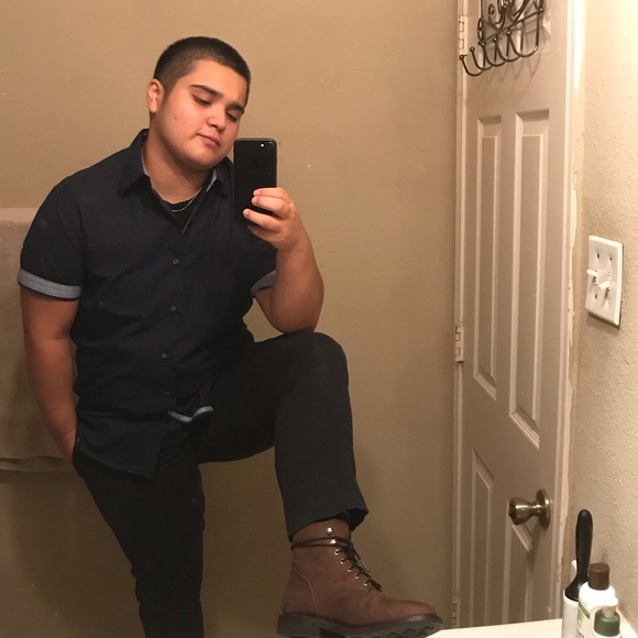Profile Picture of Michael Martinez (@michaelmarti570) on Poshmark