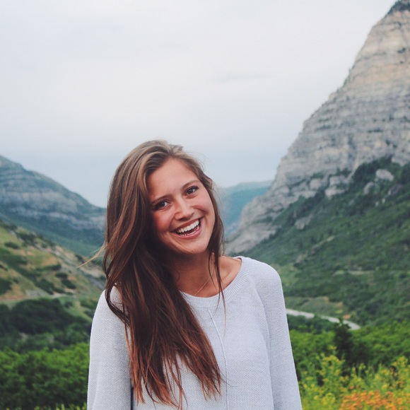 Profile Picture of Whitney Stratton (@whitstratty) on Poshmark