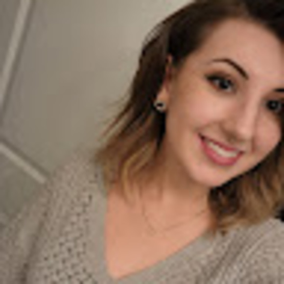 Profile Picture of Peyton Heath (@peytondanie624) on Poshmark