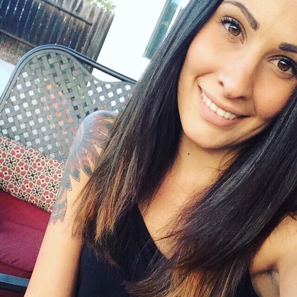 Profile Picture of Rebecca Kuchinsky (@rkuchinsky) on Poshmark