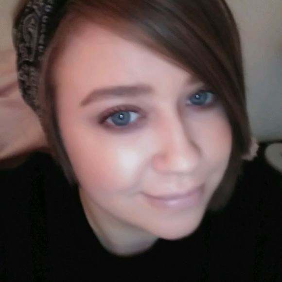 Profile Picture of Paris Steinbaugh (@parisblue23) on Poshmark