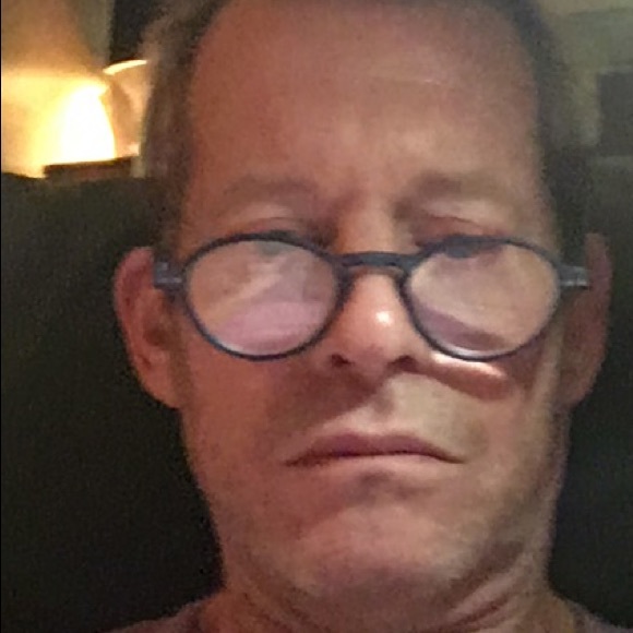 Profile Picture of Robert Latour (@rdlatour) on Poshmark