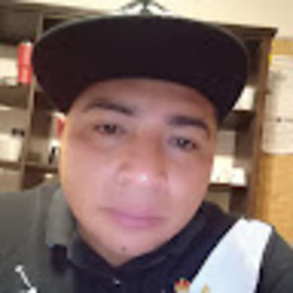 Profile Picture of Guanakito Guanakito503 (@gguanakito503) on Poshmark