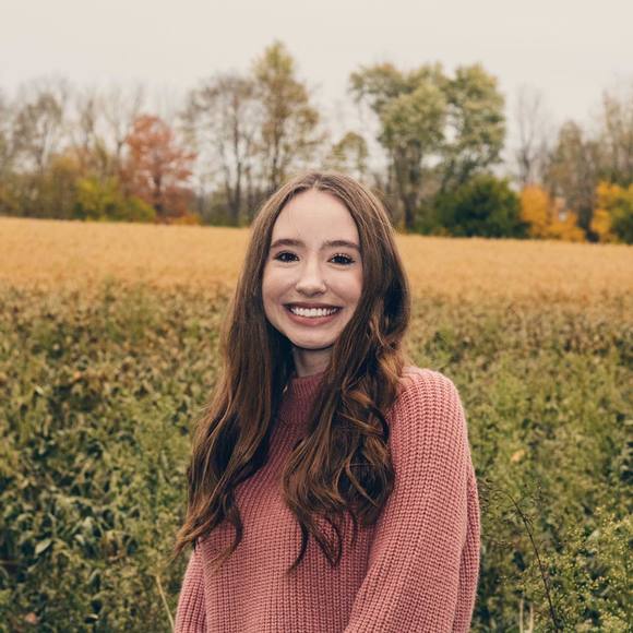 Profile Picture of Shayna Hicks (@shaynahicks88) on Poshmark