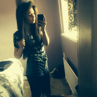 Profile Picture of Rosie Monteith (@monty_bruv) on Twitter