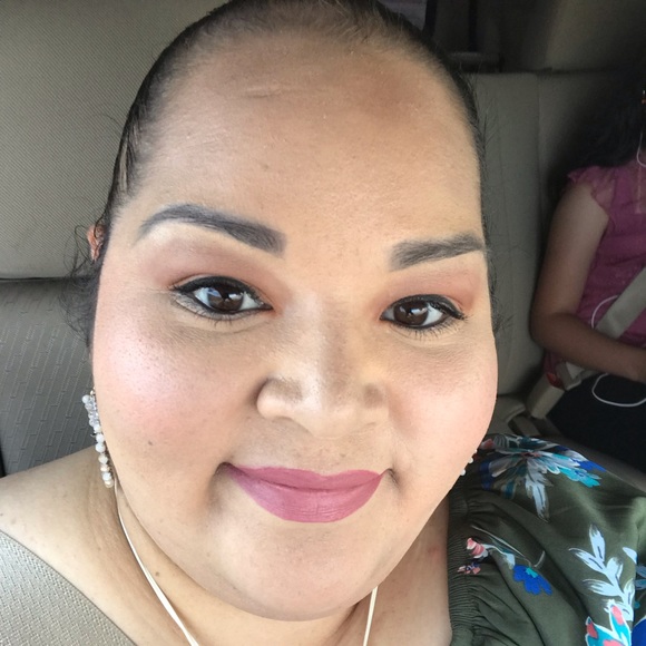 Hortencia Tarin - Poshmark Profile Picture of Hortencia Tarin (@cindytarin) on Poshmark