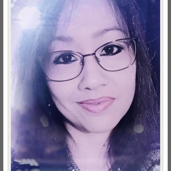 Profile Picture of Nguyễn Trish (@pharmatrish19) on Poshmark