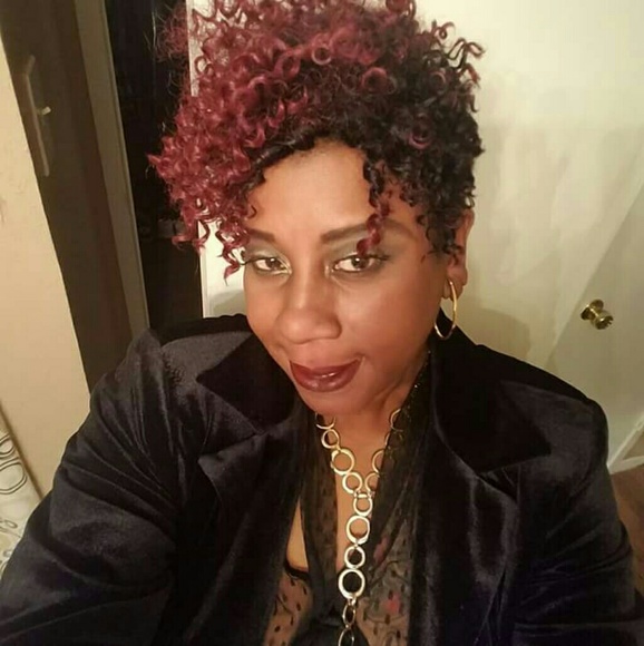 Profile Picture of Danielle Shedrick (@paytonmkenzie01) on Poshmark