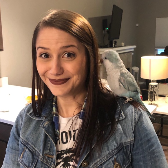 Profile Picture of Britney Glowe (@bglowe5) on Poshmark