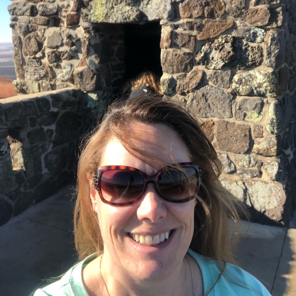 Profile Picture of Delaine Langerman (@delainecol) on Poshmark