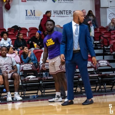 Profile Picture of Myles J. Conkrite (@StockHollywood) on Twitter