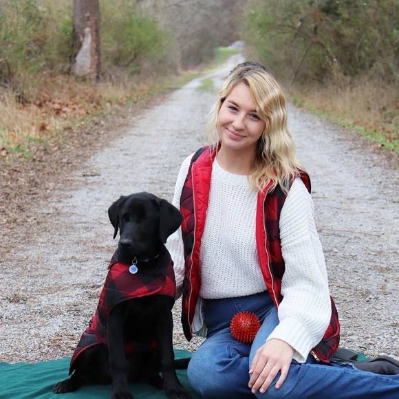 Profile Picture of Kaylin Bobel (@kaylinbobel) on Poshmark