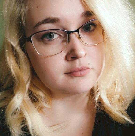 Profile Picture of Ashlie Hurtgen (@hurtgen24) on Poshmark