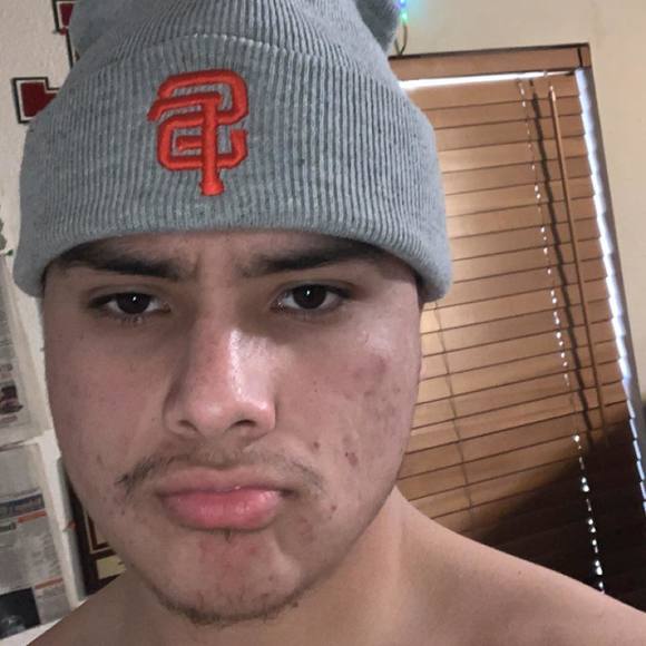 Profile Picture of Randon Gomez (@randon_8) on Poshmark