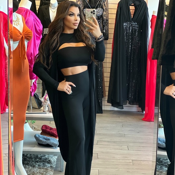 Profile Picture of Nieve Malandra (@stardustbabe) on Poshmark