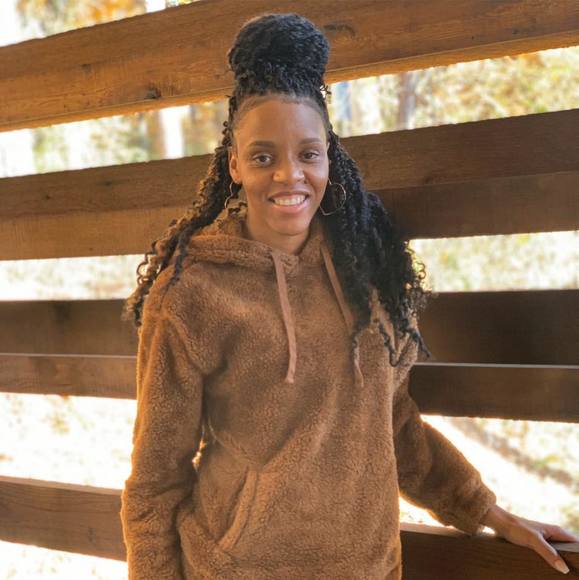 Profile Picture of Tiffany Singleton (@tiff2008) on Poshmark