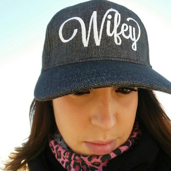 Profile Picture of Jessica Reichelt (@jessrenee018) on Poshmark