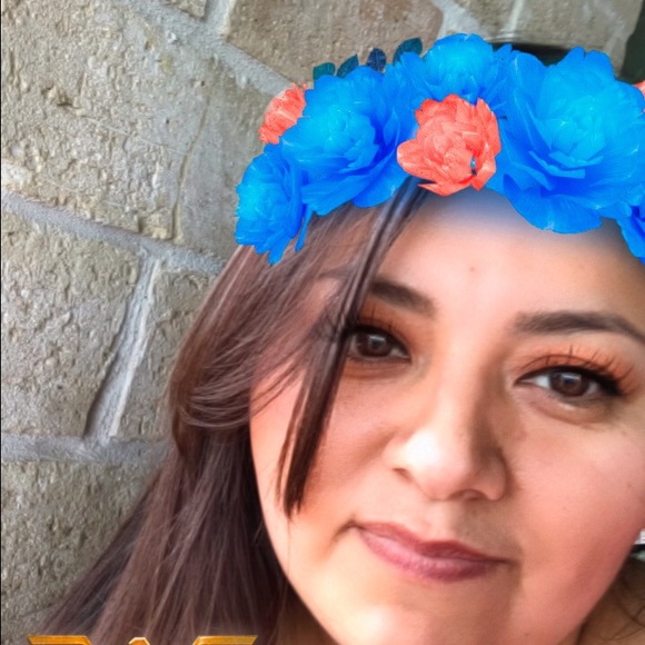 Profile Picture of Brenda Olguin (@biana0518) on Poshmark