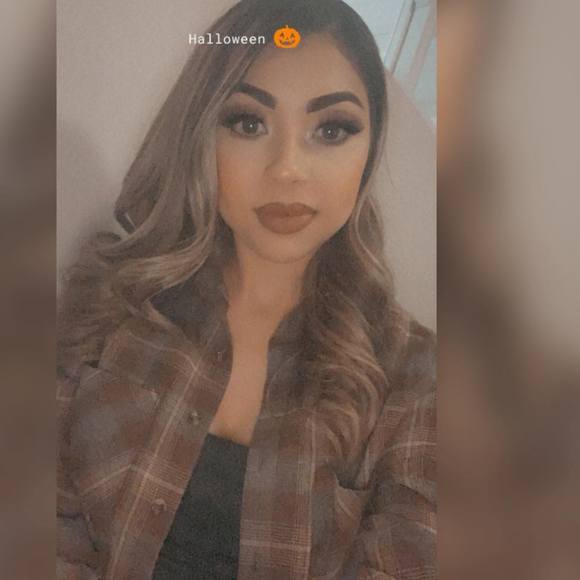 Profile Picture of Yarelyn Jimenez (@yarelynjimenez) on Poshmark