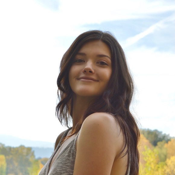 Profile Picture of Payton Slatten (@paytonslatten) on Poshmark