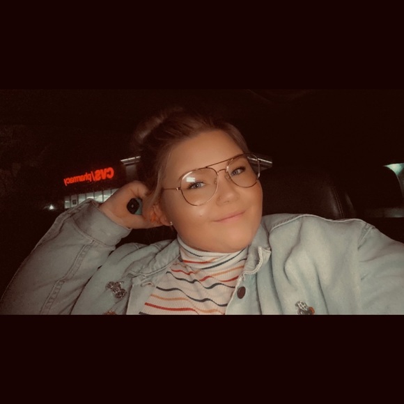 Profile Picture of Alex Gaebler (@alexgaebler) on Poshmark