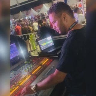 Profile Picture of chaka smith (@chaka_smith) on Instagram