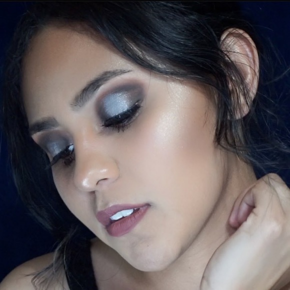 Profile Picture of Brenda Esquivel (@tooglam823) on Poshmark