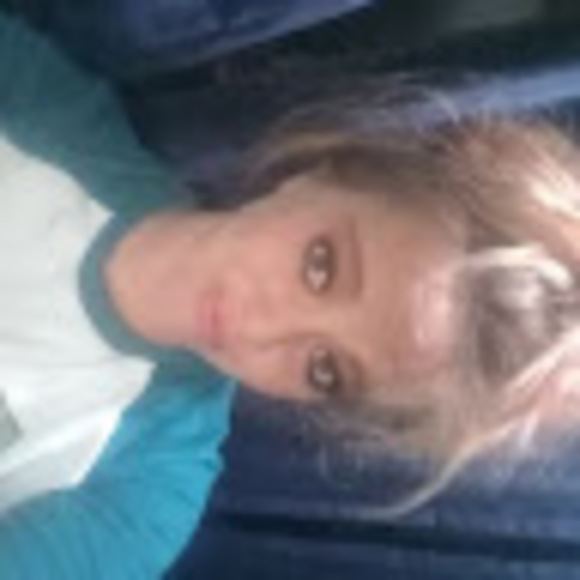 Profile Picture of Tawnie Miller (@millertawnie30) on Poshmark