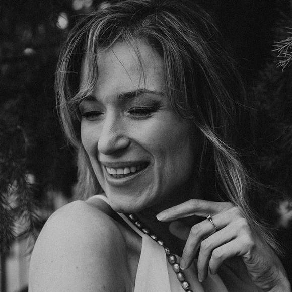 Profile Picture of Pamela Adkins (@ellejadkins) on Poshmark