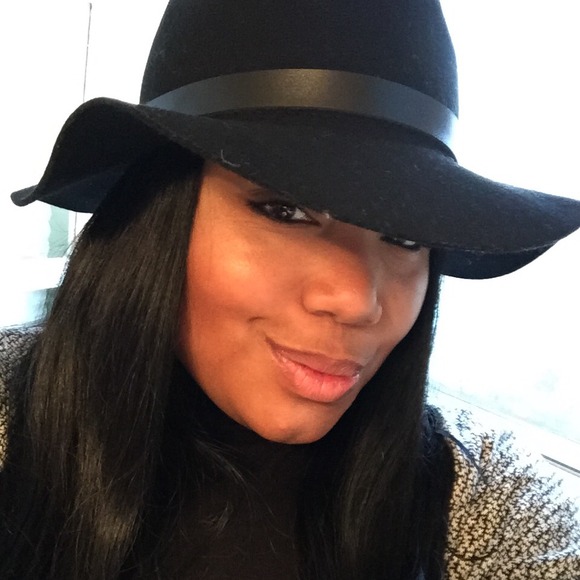 Profile Picture of Brittney Joyner (@bitchneee) on Poshmark