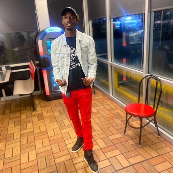 Profile Picture of Randy Sirmons (@randysirmons56) on Poshmark