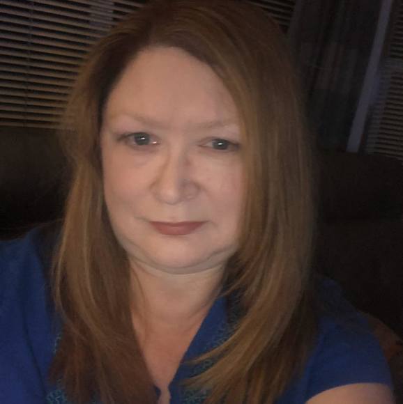 Profile Picture of Tracy Clay (@traceable) on Poshmark