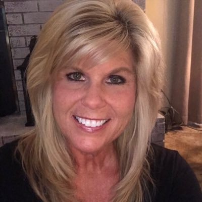 Profile Picture of Jeanne Hamilton (@JeanneH64) on Twitter