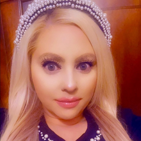 Profile Picture of Ashley Duffala (@aduffala) on Poshmark