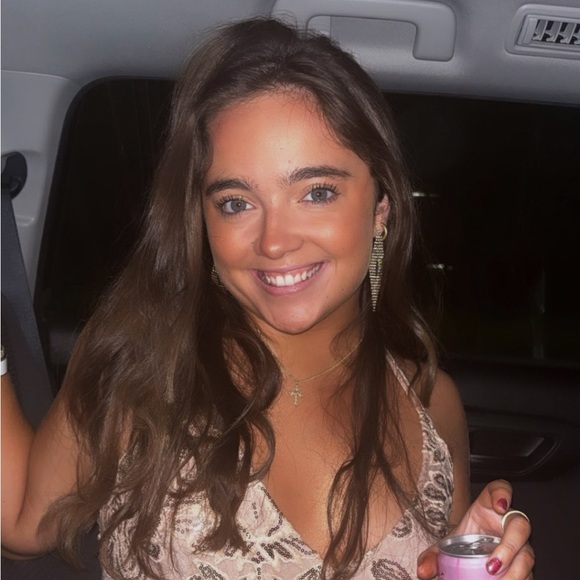 Profile Picture of Christy Leibold (@christyleibold) on Poshmark