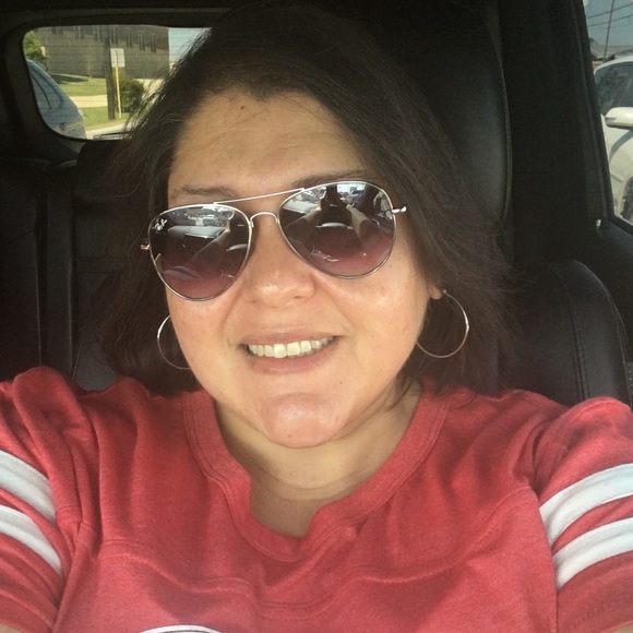 Profile Picture of Roxanne Mcfarland (@roxz68) on Poshmark